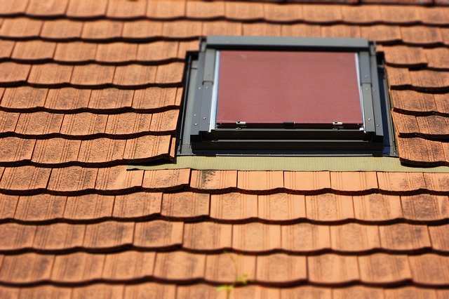 You are currently viewing Helpful Hints For Maintaining The Integrity Of Your Roof