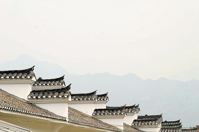 Read more about the article Roofing 101: How To Choose The Perfect Contractor