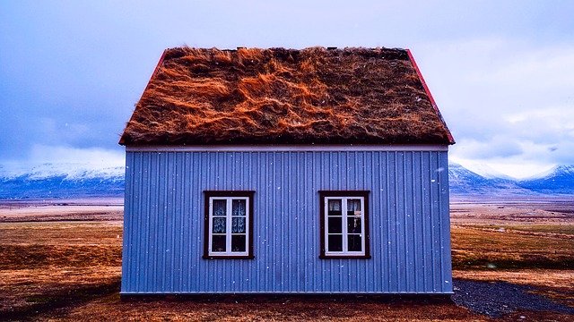 Read more about the article Roof Maintenance And Repair Tips For All