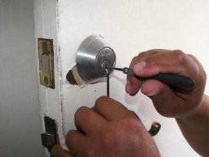 Read more about the article Handy Tips And Advice For Finding A Locksmith
