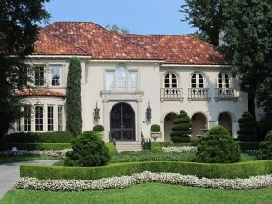 Read more about the article Essential Ideas You Need To Know When Repairing Your Roof