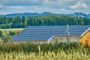 Read more about the article Roofing Tips That Can Save You A Hassle