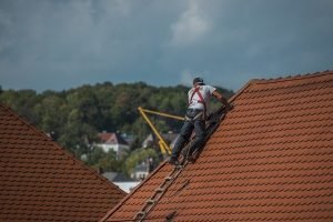 Read more about the article Roofing Tips That Can Save You Lots Of Cash’