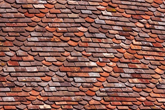 Read more about the article Roof Maintenance And Repair Tips For All